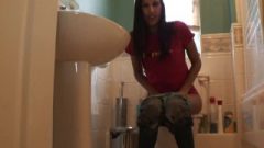 Kaylee Toilet Fart 3