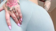 Goddess Victoria Farts In Jeans